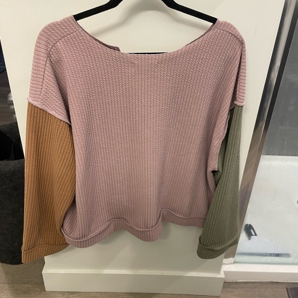 Colorblock Knit Sweater with Pocket - Picture 4 of 4